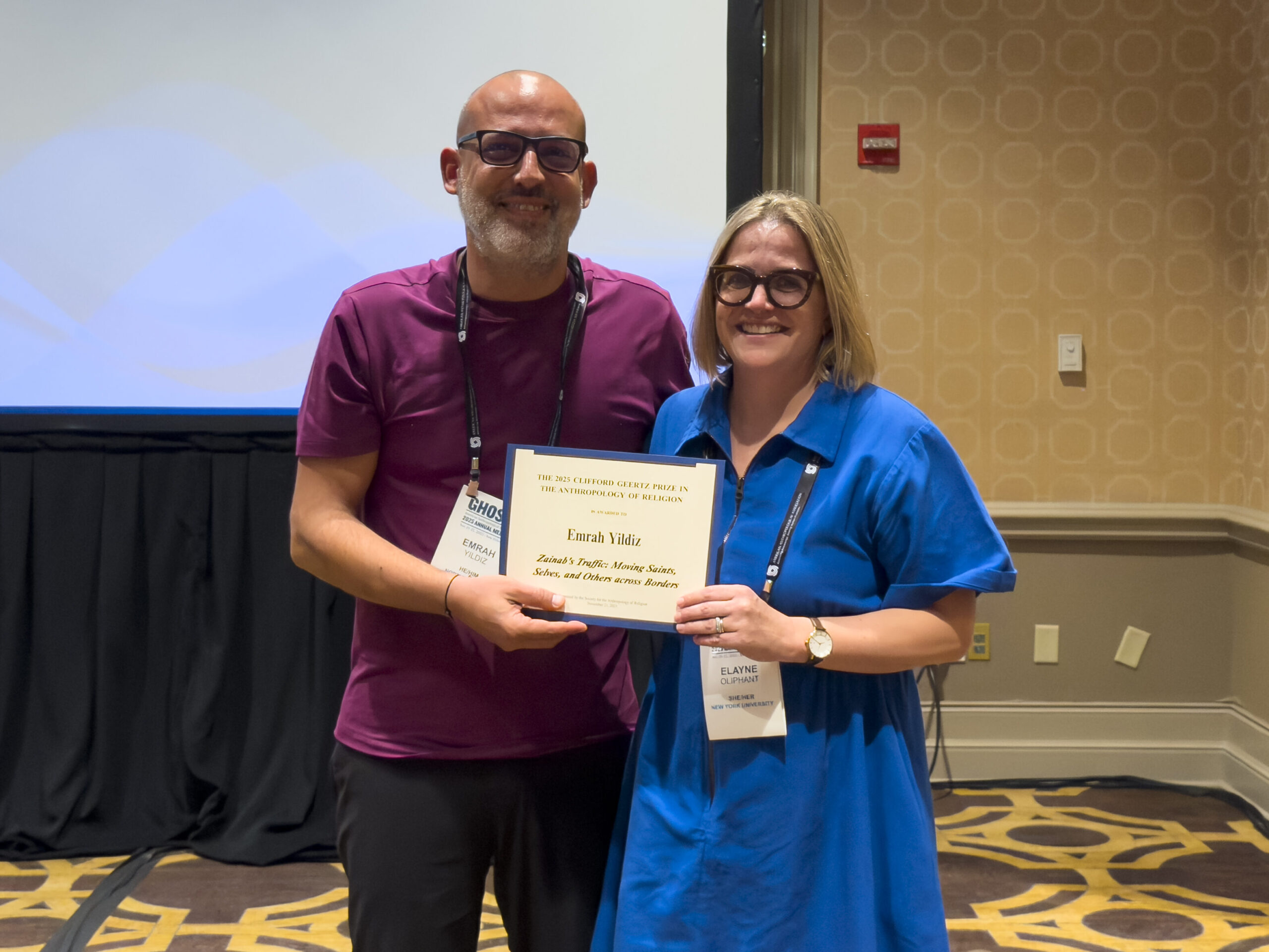 Emrah Yildiz receives the Geertz Prize at the 2025 AAA meeting.